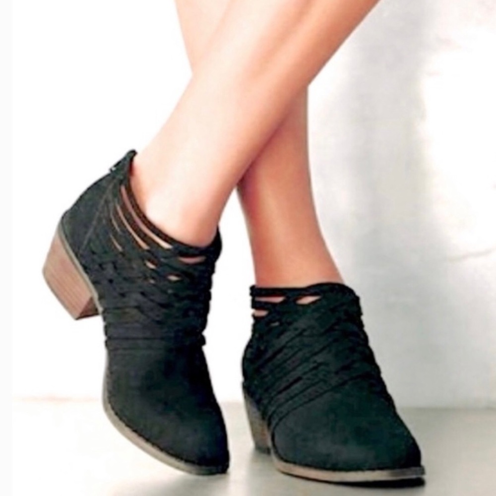 Fergalicious “Bandana” black suede ankle booties